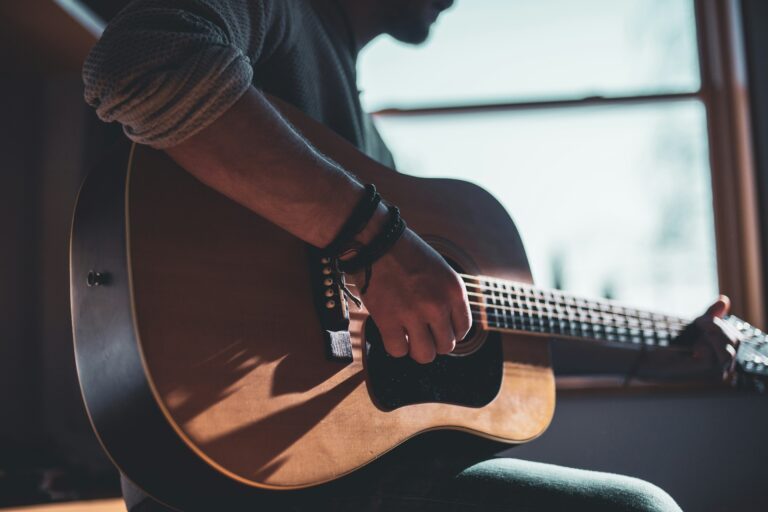 Best Online Resources To Learn Acoustic Guitar